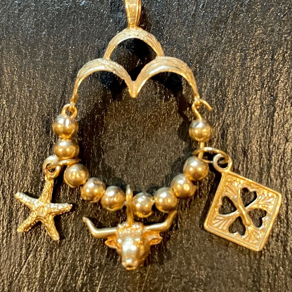 Charm holder 14kt with charms with spacing beads